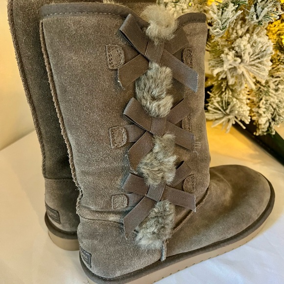 UGG Gray Bow Boots - Picture 3 of 4